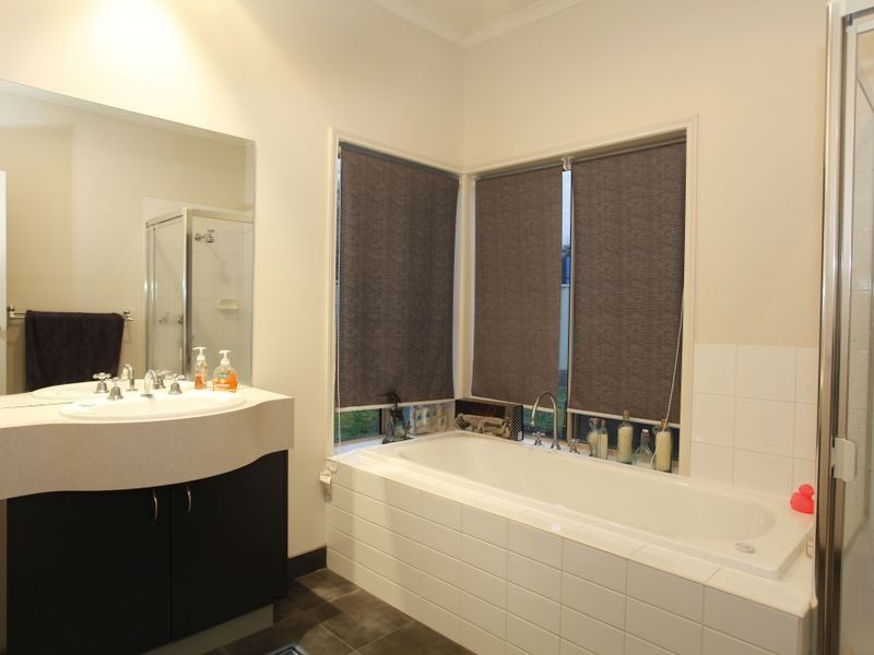 1 Sassafras Close, Pakenham VIC 3810