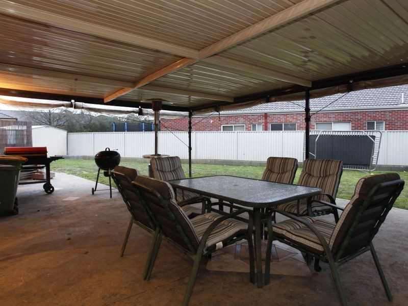 1 Sassafras Close, Pakenham VIC 3810