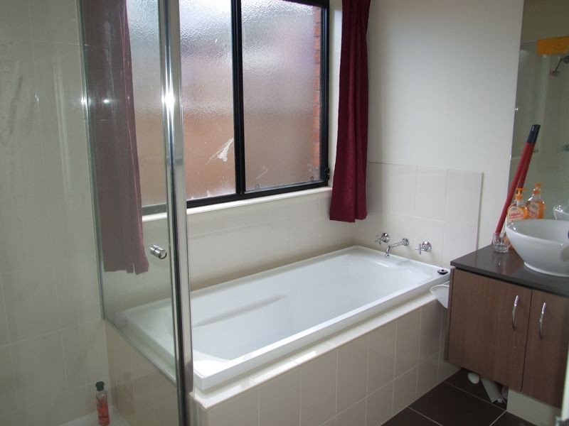 8 Georgetown Way, Officer VIC 3809