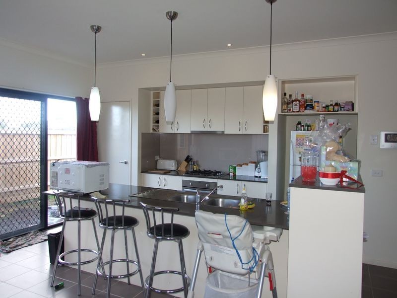 8 Georgetown Way, Officer VIC 3809