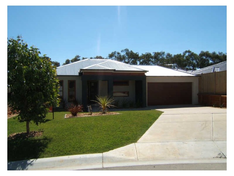 9 Renlik Court, Pakenham VIC 3810