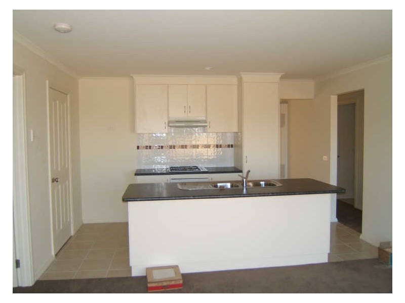 3/12 Renlik Court, Pakenham VIC 3810