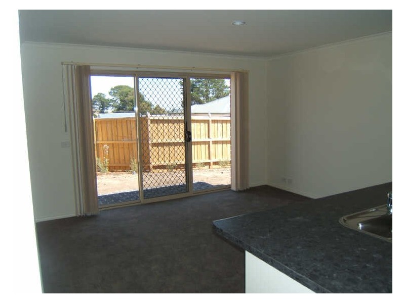 3/12 Renlik Court, Pakenham VIC 3810