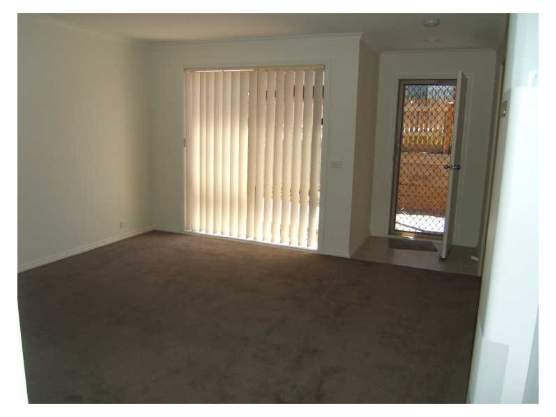 3/12 Renlik Court, Pakenham VIC 3810