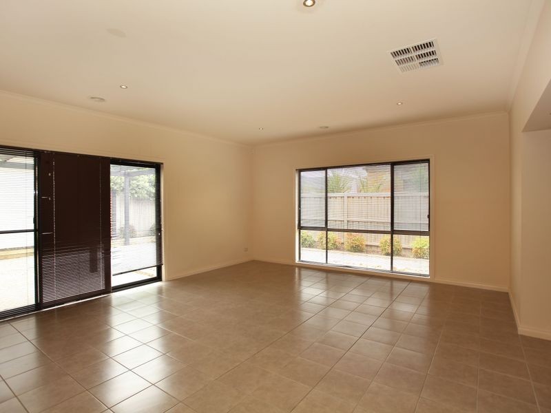 13 Reidel Avenue, Pakenham VIC 3810