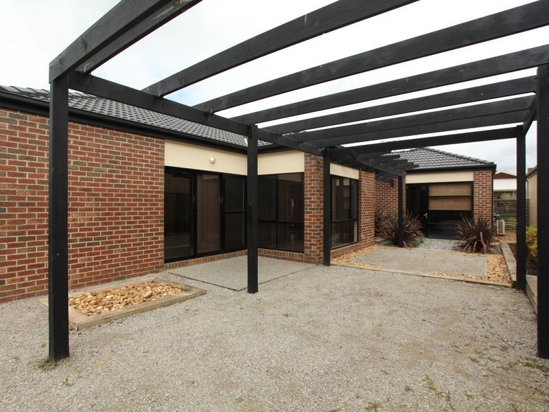 13 Reidel Avenue, Pakenham VIC 3810