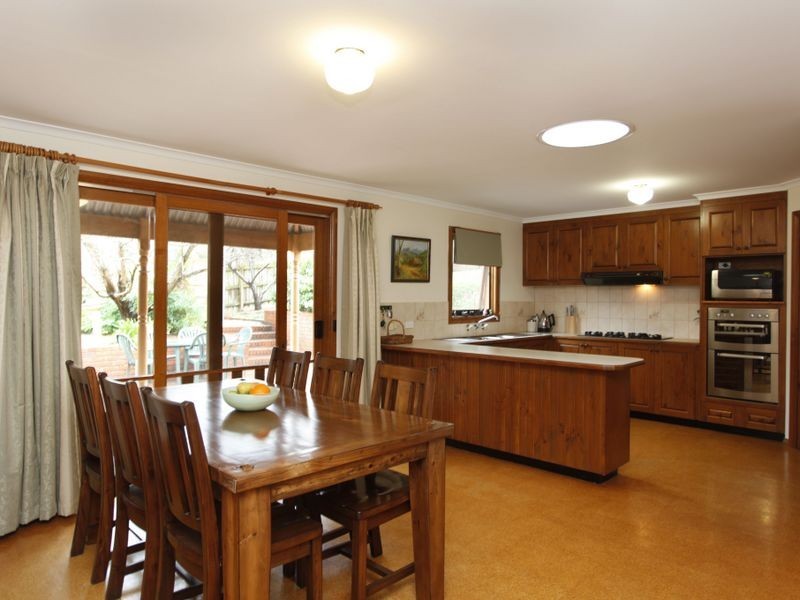 9 Mansell Court, Garfield VIC 3814