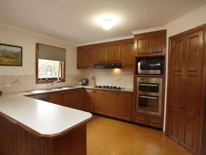 9 Mansell Court, Garfield VIC 3814