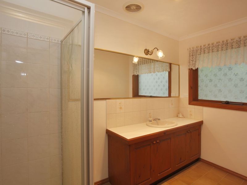 9 Mansell Court, Garfield VIC 3814