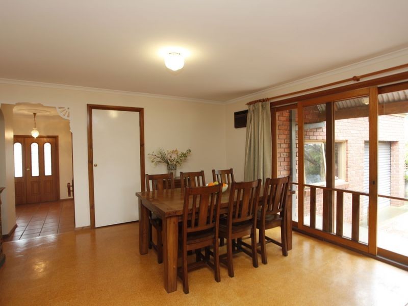 9 Mansell Court, Garfield VIC 3814