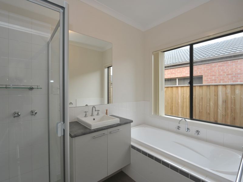 41 Flinders Park Drive, Officer VIC 3809