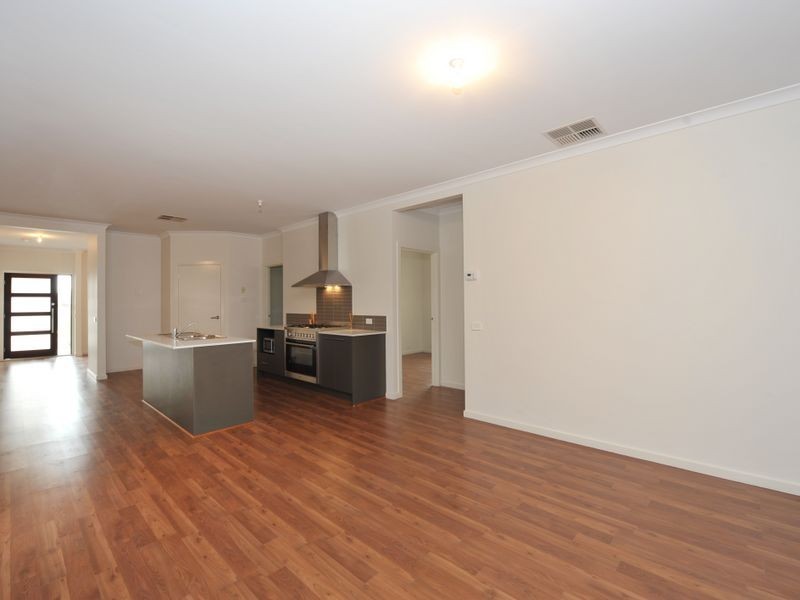 41 Flinders Park Drive, Officer VIC 3809