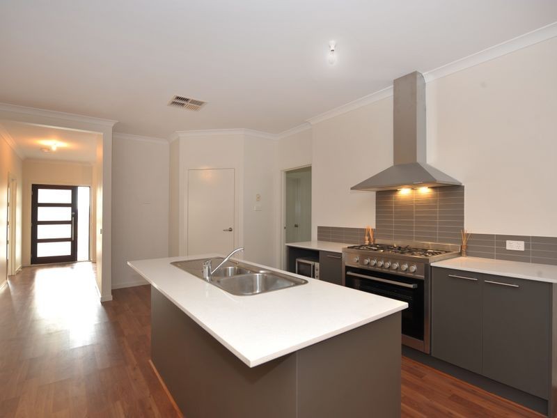 41 Flinders Park Drive, Officer VIC 3809