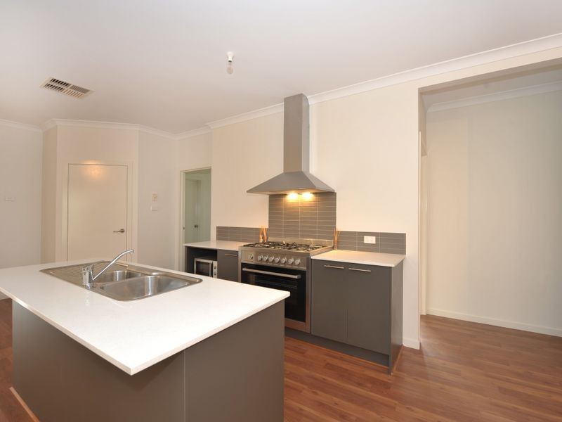 41 Flinders Park Drive, Officer VIC 3809