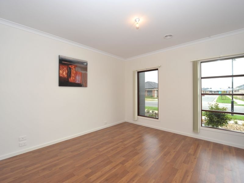 41 Flinders Park Drive, Officer VIC 3809