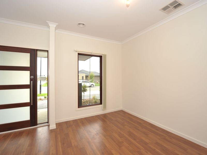 41 Flinders Park Drive, Officer VIC 3809