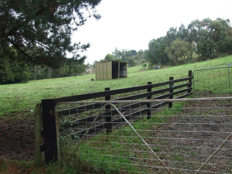 211 Old Gembrook Road, Pakenham Upper VIC 3810