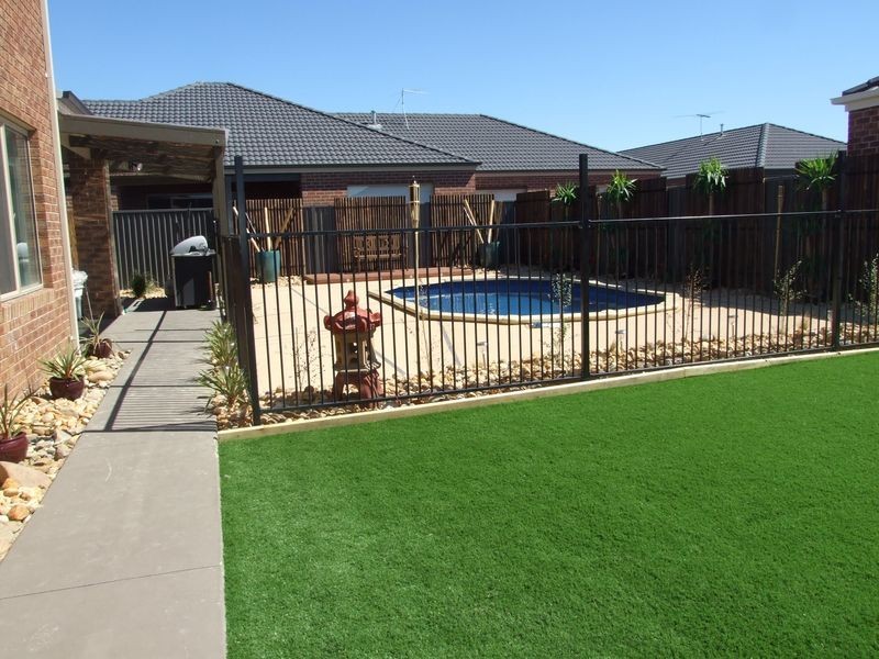 54 Everly Circuit, Pakenham VIC 3810