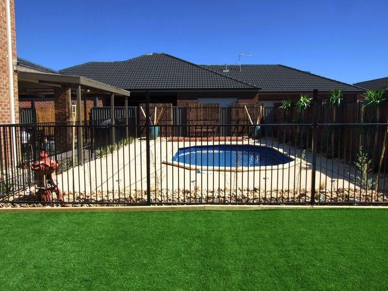 54 Everly Circuit, Pakenham VIC 3810