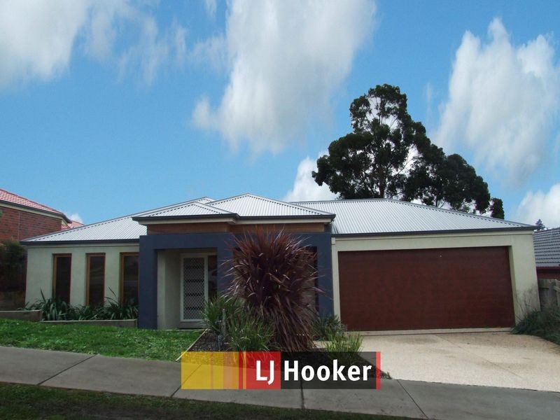 44 Ben Drive, Pakenham VIC 3810