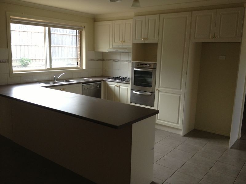 5 Renlik Court, Pakenham VIC 3810