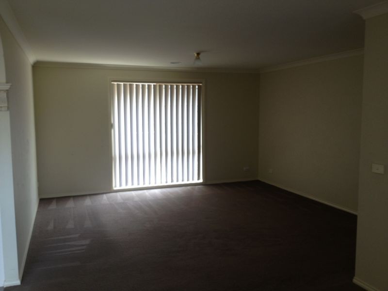 5 Renlik Court, Pakenham VIC 3810