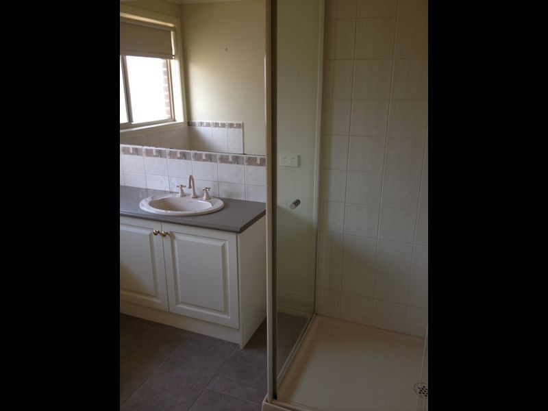 5 Renlik Court, Pakenham VIC 3810