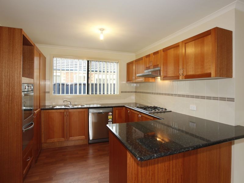 40 Laurina Link, Pakenham VIC 3810