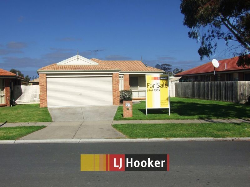15 Maria Crescent, Pakenham VIC 3810