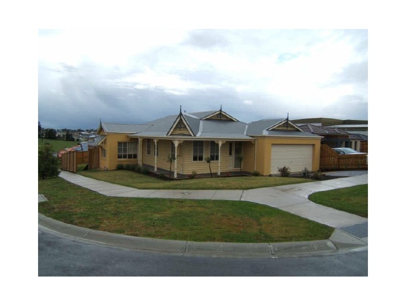 1 Hale Place, Pakenham VIC 3810