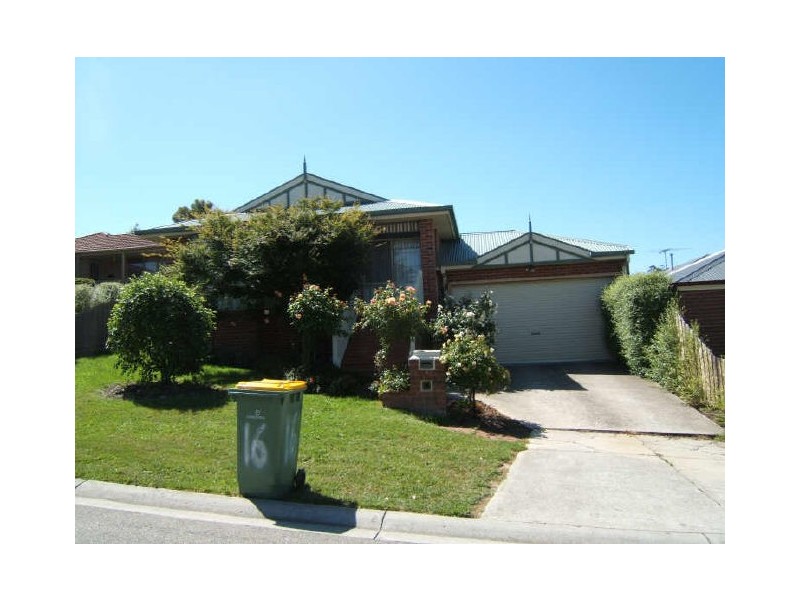 16 McGill Court, Pakenham VIC 3810