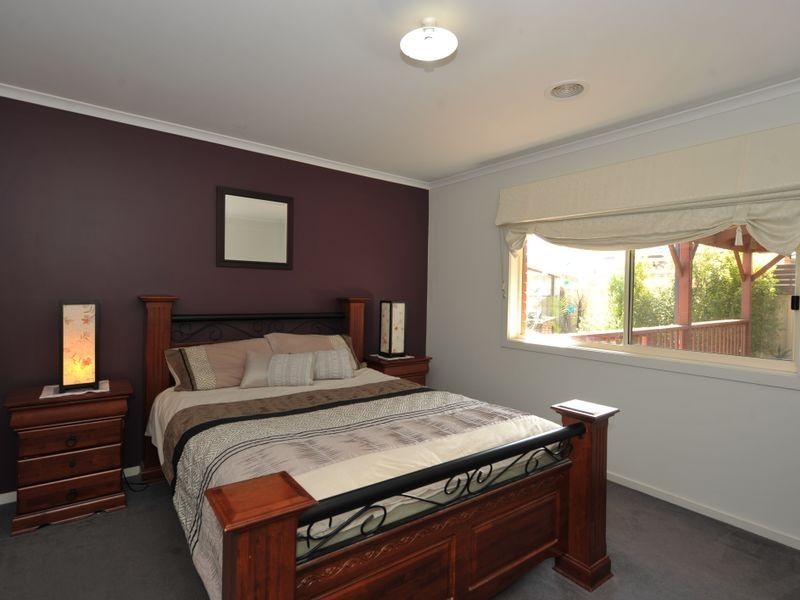 13 Teal Place, Pakenham VIC 3810