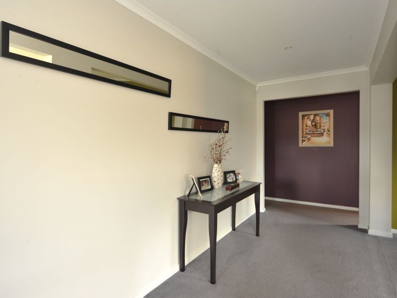 13 Teal Place, Pakenham VIC 3810