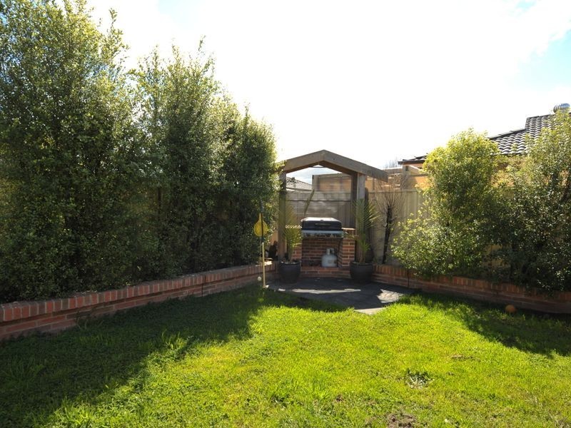 13 Teal Place, Pakenham VIC 3810