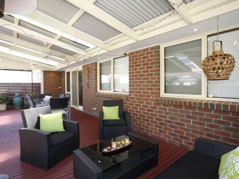 2 Daniel Court, Pakenham VIC 3810