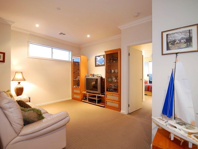 1/16-20 Cormorant Parade, Pakenham VIC 3810