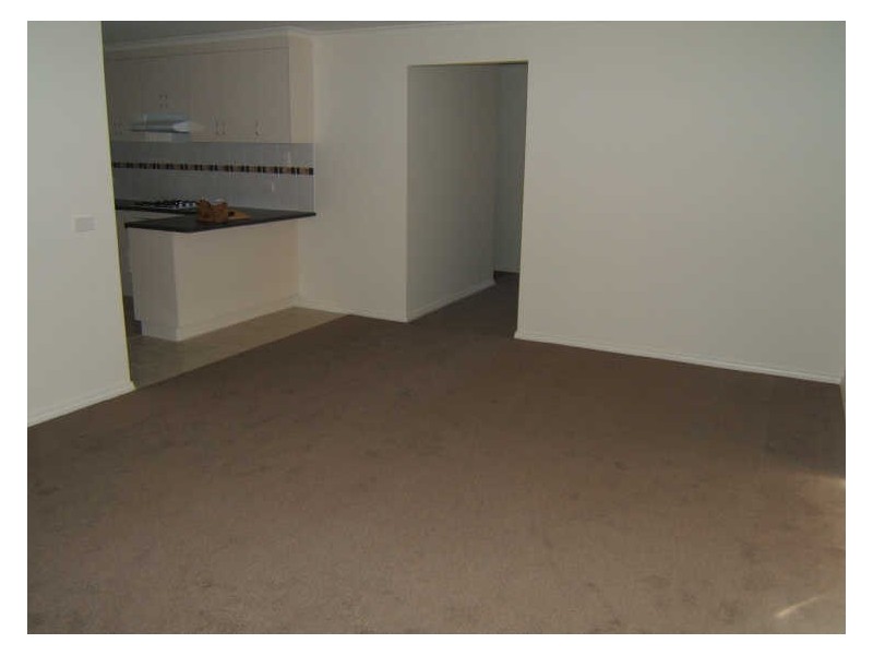 8/11 Renlik Court, Pakenham VIC 3810