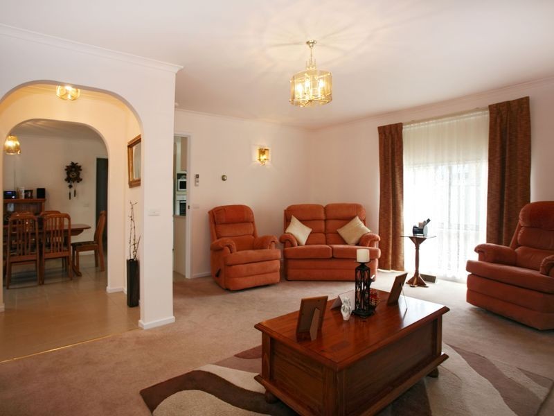 10/19 Eagle Drive, Pakenham VIC 3810