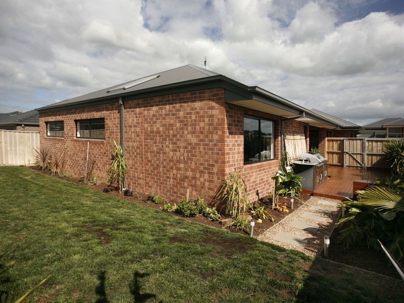 15 Flinders Park Drive, Officer VIC 3809
