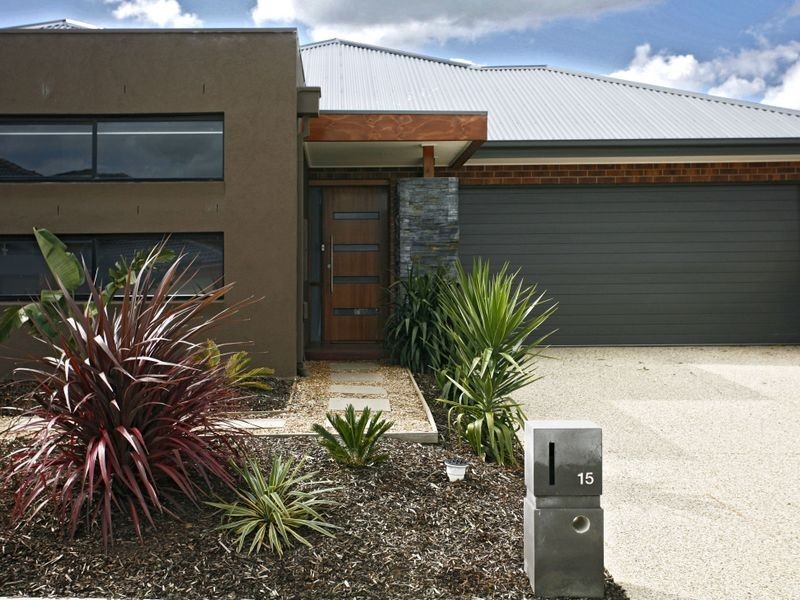 15 Flinders Park Drive, Officer VIC 3809