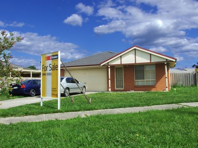 19 Osborn Grove, Pakenham VIC 3810