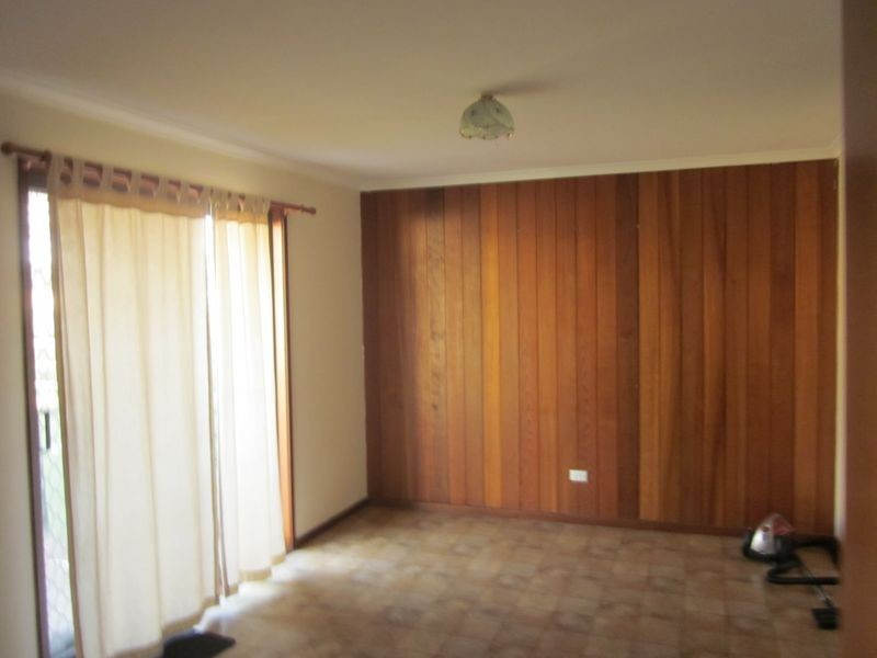 1 Wakenshaw Crescent, Pakenham VIC 3810