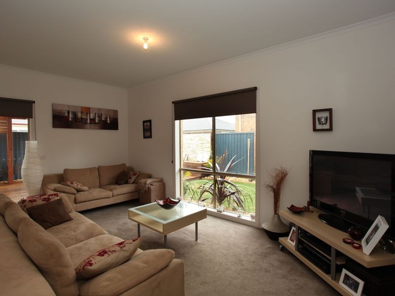 24 Mallee Circuit, Pakenham VIC 3810