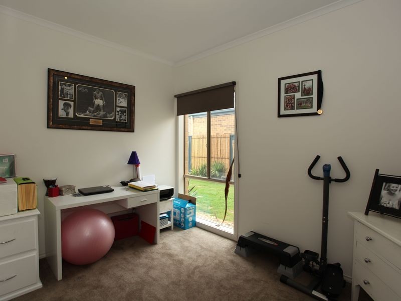 24 Mallee Circuit, Pakenham VIC 3810