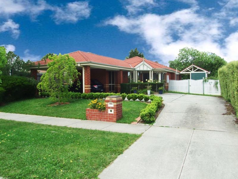 100 Eagle Drive, Pakenham VIC 3810