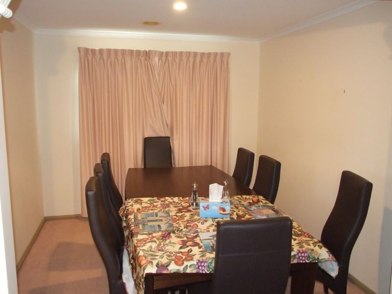 100 Eagle Drive, Pakenham VIC 3810