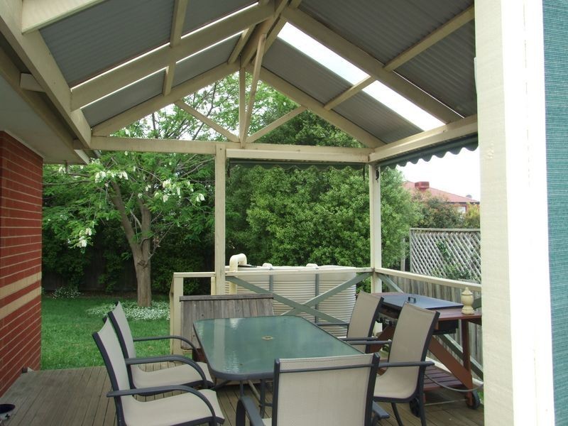 100 Eagle Drive, Pakenham VIC 3810