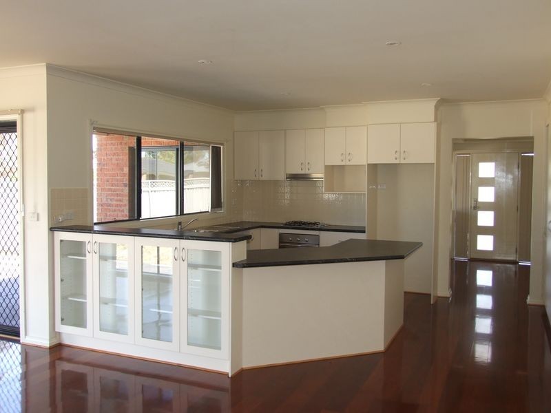 9 Wonboyn Close, Pakenham VIC 3810