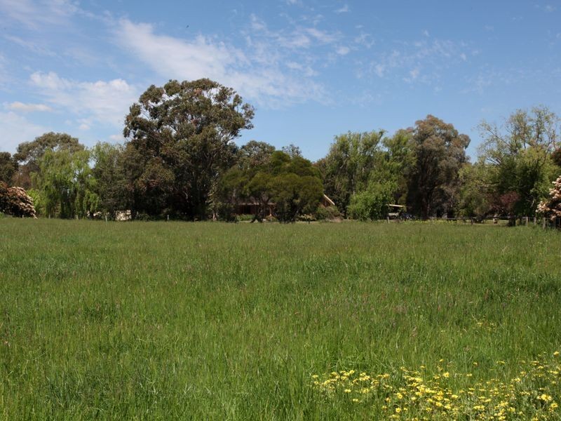 825 Koo Wee Rup Road, Pakenham VIC 3810