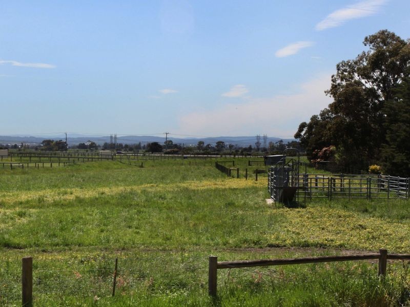 825 Koo Wee Rup Road, Pakenham VIC 3810